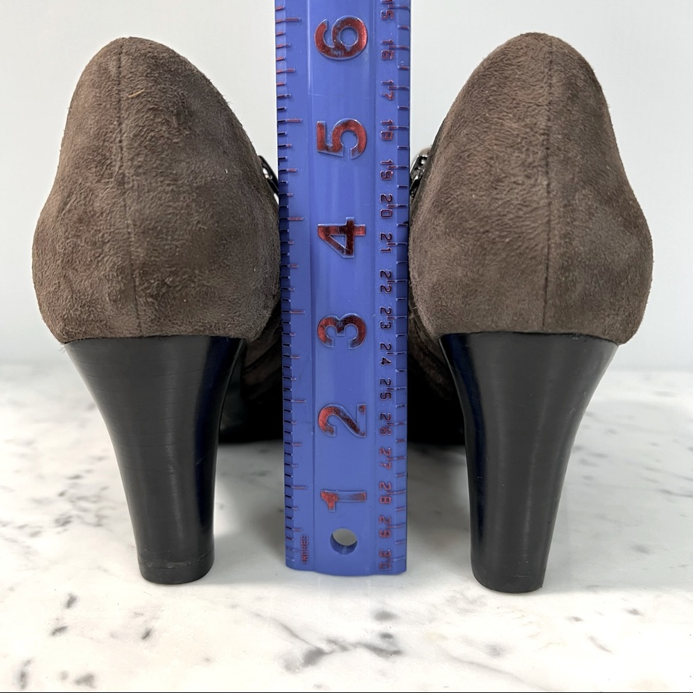 CLARKS Artisan Booties Heel Fawn Suede Side Zip Padded Insole Shoe 7M - Picture 7 of 11